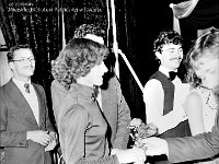 1981-28  20 czerwca 1981 r.  Jawor, Parkowa 5.Klub Technika Zakładów Kuzienniczych i Maszyn Rolniczych  I Turniej Tańca Towarzyskiego.    Na zdjęciu pierwszy z lewej Zbigniew Zasada.
