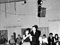 1985-25  1985  Jawor, ulica Piastowska 2. Klub Relaks  V Turniej Tańca Towarzyskiego    Na zdjęciu Zbigniew Zasada, Bogumiła Szczepanek - Zasada