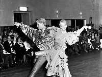 1986-09  1986  Jawor, ulica Piastowska 2. Klub Relaks  Turniej Tańca Towarzyskiego    Roman Chraczyński i Małgorzata Chraczyńska (Wrocław)-Mistrzowie Polski w Klasie Standart 1988