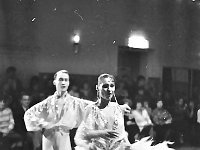 1986-21  1986  Jawor, ulica Piastowska 2. Klub Relaks  Turniej Tańca Towarzyskiego    Iwona Szymańska-Pawłowicz i Arkadiusz Pawłowicz - Mistrzowie Polski
