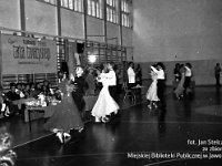 1990-17  15 wrzesnia 1990 r.  Jawor, Plac Bankowy 1, Szkoła Podstawowa nr 2 w Jaworze  Turniej Tańca Towarzyskiego