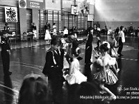 1993-75  29-30 maja 1993 r.  Jawor, Plac Bankowy 1, Szkoła Podstawowa nr 2 w Jaworze  Jaworski Klub Taneczny Roman. Impresje taneczne