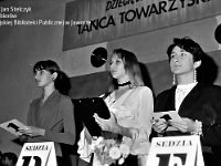 1994-54  1994 r.  Jawor, Parkowa 5, Klub Technika  Dziecięcy Turniej Tańca Towarzyskiego      Na zdjęciu od prawej : Izabela Fecko, Magdalena Kaczmarek