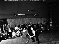 1994-13  1994 r.  Jawor, Parkowa 5, Klub Technika  Mikołajki, pokaz tańca towarzyskiego      Adrian Kowalski, Izabela Fecko