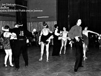 1995-10  22 marca 1995 r.  Jawor, Parkowa 5, Klub Parkowa  Dzieciecy Turniej Tańca Towarzyskiego      Na zdjęciu pierwsza para po prawej : Adrian Kowalski, Izabela Fecko