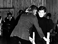 1995-16  22 marca 1995 r.  Jawor, Parkowa 5, Klub Parkowa  Dzieciecy Turniej Tańca Towarzyskiego      Na zdjęciu Andrzej Mącznik i trenerka Małgorzata Werat