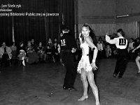 1995-21  22 marca 1995 r.  Jawor, Parkowa 5, Klub Parkowa  Dzieciecy Turniej Tańca Towarzyskiego      Na pierwszym planie od lewej Artur Iwankowicz, Magdalena Kaczmarek