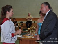 2011-130  22 maja 2011 r.  Jawor,ul. Wiejska 5. Hala Sportowa, Powiatowe Centrum Kształcenia Zawodowego   Ogólnopolski Turniej Tańca Nowoczesnego Disco Dance    Organizatorzy : Studio Tańca i Ruchu I&A Kowalscy, Spółdzielczy Klub Piast, Jaworski Ośrodek Kultury. Wręczanie nagród. Na zdjęciu od prawej Artur Urbański.