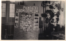 Wystawa pamiątek ZBOWID w bibliotece w Jaworze w 1971 r., zdjęcie 2