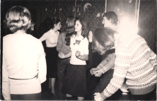 Andrzejki w bibliotece w Jaworze 1972 r., zdjęcie 1