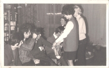 Andrzejki w bibliotece w Jaworze 1972 r., zdjęcie 3