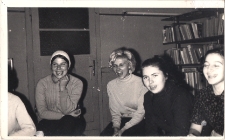 Andrzejki w bibliotece w Jaworze 1972 r., zdjęcie 4