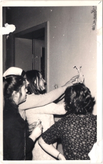 Andrzejki w bibliotece w Jaworze 1972 r., zdjęcie 6