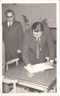 Spotkanie w bibliotece w Jaworze z poslem na Sejm Dmochowskim 1972 r., zdjęcie 4