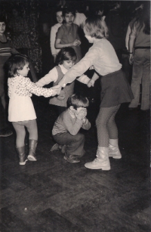 Zabawa noworoczna dla dzieci, Jawor 1974 r., zdjęcie 4