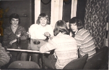 Bal noworoczny dla czytelników biblioteki w Jaworze pod hasłem "Z książką na walizkach" 1976 r., zdjęcie 2