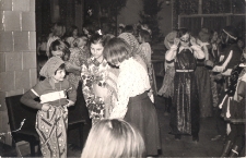 Zabawa noworoczna dla dzieci, Jawor 1977 r., zdjęcie 2