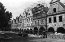 Chełmsko Śląskie - rekonstrukcja kamieniczek (fot. 2) [Dokument ikonograficzny]