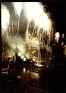 Teatry uliczne (fot.3) [Dokument ikonograficzny]