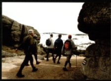 Turyści na szlaku [Dokument ikonograficzny]