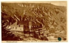Riesengebirge. Hampelbaude, 1258 m ü. M. mit Teichrand u. Prinz-Heinrich-Baude [Dokument ikonograficzny]