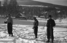 [Szklarska Poręba : grupa narciarzy] (fot. 6) [Dokument ikonograficzny]