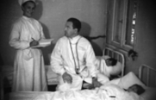 [Dzieci z Korei w Szklarskiej Porębie : w szpitalu] (fot. 2) [Dokument ikonograficzny]