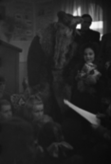 [Piechowice : "Dziadek Mróz" w Domu Kultury] (fot. 7) [Dokument ikonograficzny]