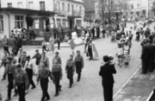 [Szklarska Poręba : pochód harcerzy] (fot. 2) [Dokument ikonograficzny]