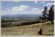 Jelenia Góra na tle Karkonoszy z Szybowiska [Dokument ikonograficzny]