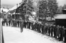 [Szklarska Poręba : narciarze] (fot. 2) [Dokument ikonograficzny]