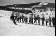 [Szklarska Poręba : narciarze] (fot. 4) [Dokument ikonograficzny]