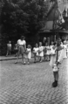 [Szklarska Poręba - procesja w święto Bożego Ciała] (fot. 15) [Dokument ikonograficzny]