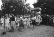 [Szklarska Poręba - procesja w święto Bożego Ciała] (fot. 11) [Dokument ikonograficzny]