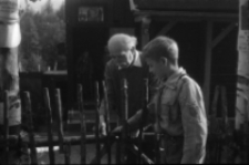 [Wlastimil Hofman i harcerz - Szklarska Poręba] [Dokument ikonograficzny]