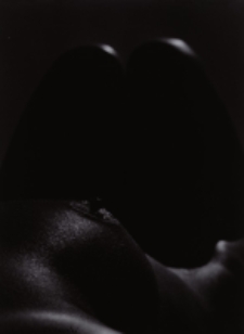 Akt w czerni I [Dokument ikonograficzny]