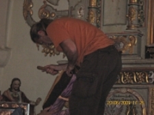 Rzeźby - montaż w kościele [Dokument ikonograficzny]