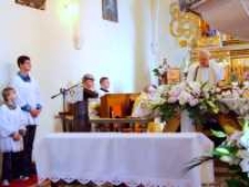 Kościół p.w. św. Jana Chrzciciela w Mysłowie - uroczyste odsłonięcie rzeźb 2 [Dokument ikonograficzny]