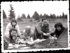 Wycieczka pracowników Domu Książki (fot. 1) [Dokument ikonograficzny]