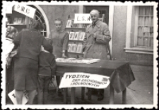 Kiermasz Domu Książki (fot. 4) [Dokument ikonograficzny]