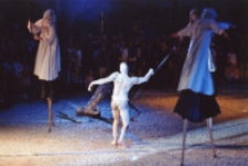 [25. MFTU 2007 Jelenia Góra - Teatr InZhest “X-Tradition”] (fot. 2) [Dokument ikonograficzny]
