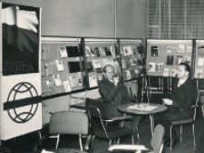 W Klubie Księgarza (fot. 4) [Dokument ikonograficzny]