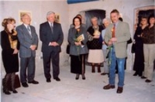Fotografia Marka Długosza z otwarcia wystawy promującej wydanie książki „Miejsca, które są”, w Obornickim Ośrodku Kultury, 13.12.2002 r. [fot. 7] [Dokument ikonograficzny]