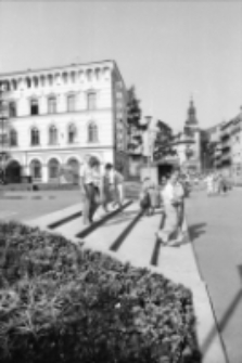 Jelenia G&oacute;ra - Cieplice : Plac Piastowski (fot. 2) [Dokument ikonograficzny]