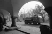 Chełmsko Śląskie - podcienia (fot. 1) [Dokument ikonograficzny]