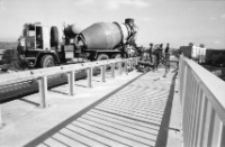 Jelenia Góra - Aleja Jana Pawła II : budowa wiaduktu (fot. 2) [Dokument ikonograficzny]