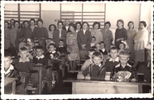 Szkoła Podstawowa nr 2 - klasa 1, 1961 r. (Fot. 1) [Dokument ikonograficzny]