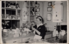 Wnętrze restauracji Bajka, lata 60. XX w. (Fot. 2) [Dokument ikonograficzny]