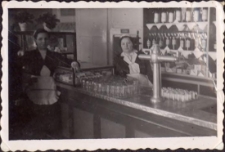 Wnętrze restauracji Bajka, lata 60. XX w. (Fot. 3) [Dokument ikonograficzny]