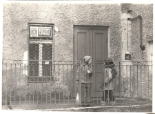Budynek filii biblioteki publicznej w Obornikach Śląskich w Pęgowie, lata 70. XX w. [Dokument ikonograficzny]